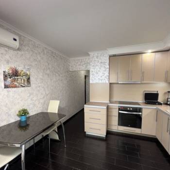 Сдается 2-х комнатная квартира, 60 м²