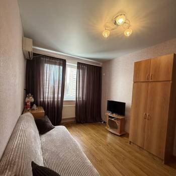 Продается 1-комнатная квартира, 38 м²