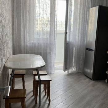 Сдается 1-комнатная квартира, 43 м²