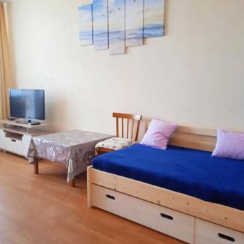 Продается 1-комнатная квартира, 42 м²