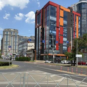Сдается Нежилое помещение, 208 м²