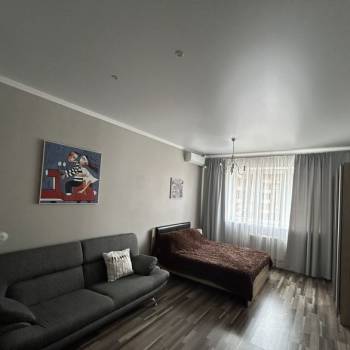 Сдается 1-комнатная квартира, 55 м²