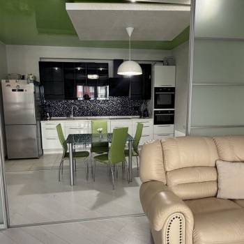 Продается 2-х комнатная квартира, 90 м²