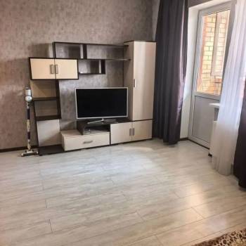 Сдается 1-комнатная квартира, 38 м²