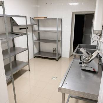 Сдается Нежилое помещение, 550 м²