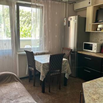 Сдается 1-комнатная квартира, 38 м²