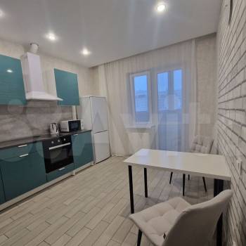 Сдается 1-комнатная квартира, 40 м²