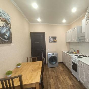 Продается 1-комнатная квартира, 38 м²