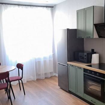 Сдается 1-комнатная квартира, 42 м²