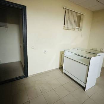 Продается Нежилое помещение, 80 м²