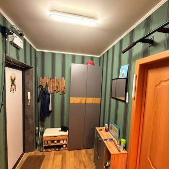 Продается 1-комнатная квартира, 42 м²
