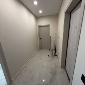 Продается 1-комнатная квартира, 55 м²