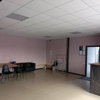 Сдается Нежилое помещение, 162 м²