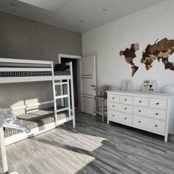 Продается 1-комнатная квартира, 79,2 м²