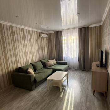Сдается 1-комнатная квартира, 42 м²