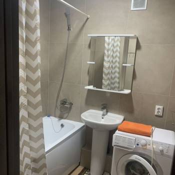 Сдается 1-комнатная квартира, 55 м²