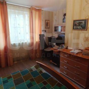 Продам 3-х ком. квартиру (Российская)