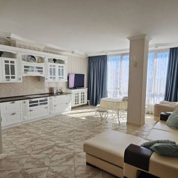 Сдается 1-комнатная квартира, 61 м²