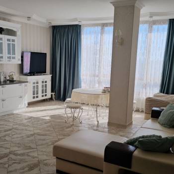Сдается 1-комнатная квартира, 61 м²