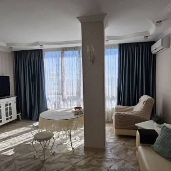Сдается 1-комнатная квартира, 61 м²