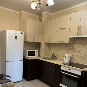 Сдается 1-комнатная квартира, 40 м²