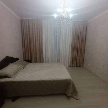 Сдается 2-х комнатная квартира, 79 м²