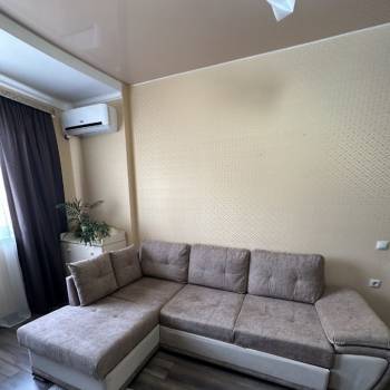 Продается 1-комнатная квартира, 42 м²