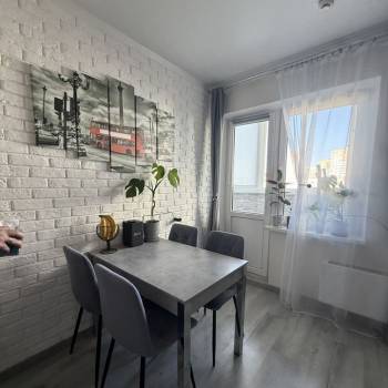 Продается 1-комнатная квартира, 38 м²