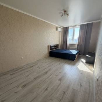 Продается 1-комнатная квартира, 40 м²