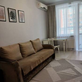 Сдается 1-комнатная квартира, 40 м²