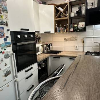 Продается Многокомнатная квартира, 61 м²