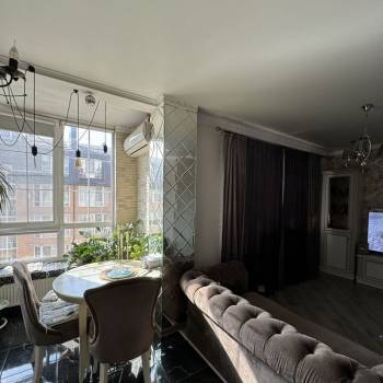 Продается 1-комнатная квартира, 55 м²