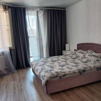 Продается 1-комнатная квартира, 37 м²