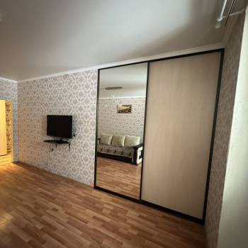 Продается 1-комнатная квартира, 37 м²