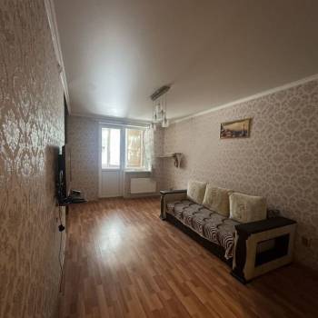 Продается 1-комнатная квартира, 37 м²