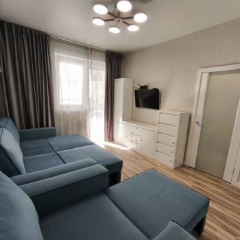 Сдается 1-комнатная квартира, 65 м²