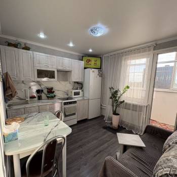 Продается 1-комнатная квартира, 38 м²