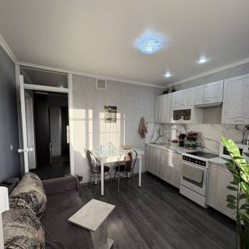 Продается 1-комнатная квартира, 38 м²