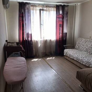Продается 1-комнатная квартира, 38 м²