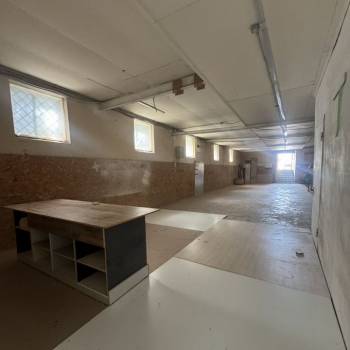 Сдается Нежилое помещение, 300 м²
