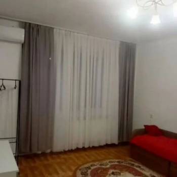 Продается 1-комнатная квартира, 35 м²