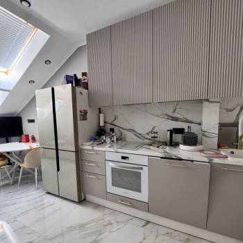 Продается 2-х комнатная квартира, 82 м²