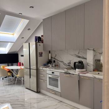 Продается 2-х комнатная квартира, 82 м²