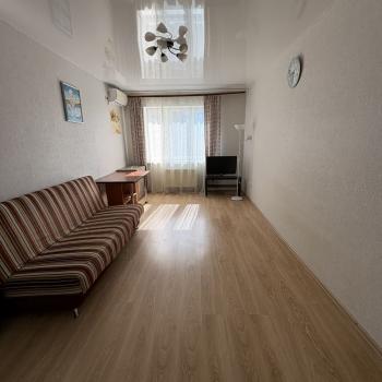 Продается 1-комнатная квартира, 43 м²