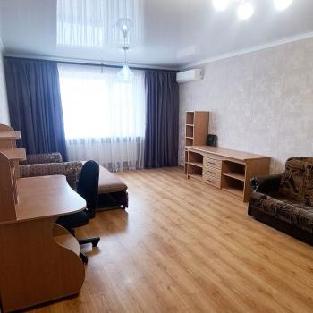 Продается 1-комнатная квартира, 43 м²
