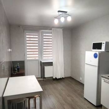Сдается 1-комнатная квартира, 42 м²