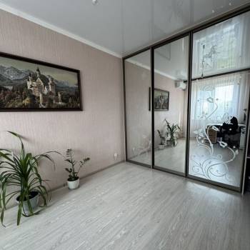 Продается 1-комнатная квартира, 32 м²