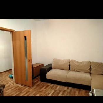 Продается 1-комнатная квартира, 44 м²