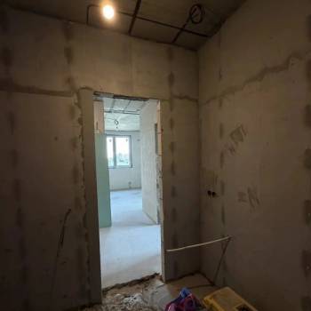 Продается 1-комнатная квартира, 42 м²