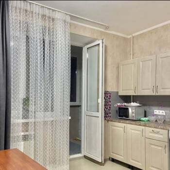 Продается 1-комнатная квартира, 55 м²